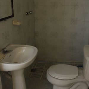 Habitación Estándar con 2 Camas Individuales